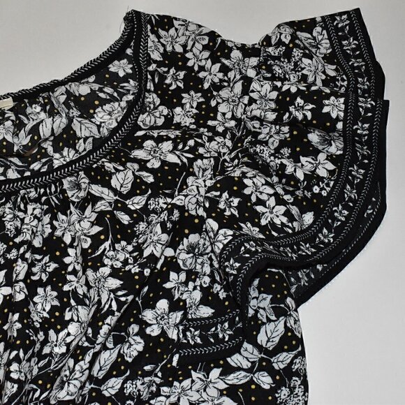 Max Studio Short Flutter Sleeve Floral Pullover Blouse Top Size XS - Picture 8 of 11